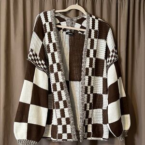 Chic Brown and White Checkered Cardigan